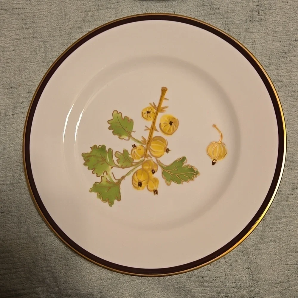 Crate&Barrel Berry Themed Plates Set of 4 8 inches